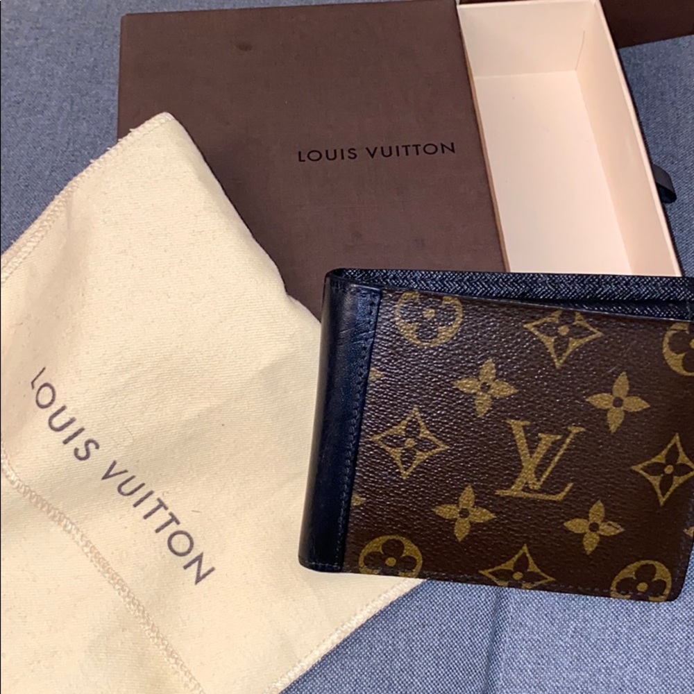 Louis Vuitton Marco wallet. Original quality!